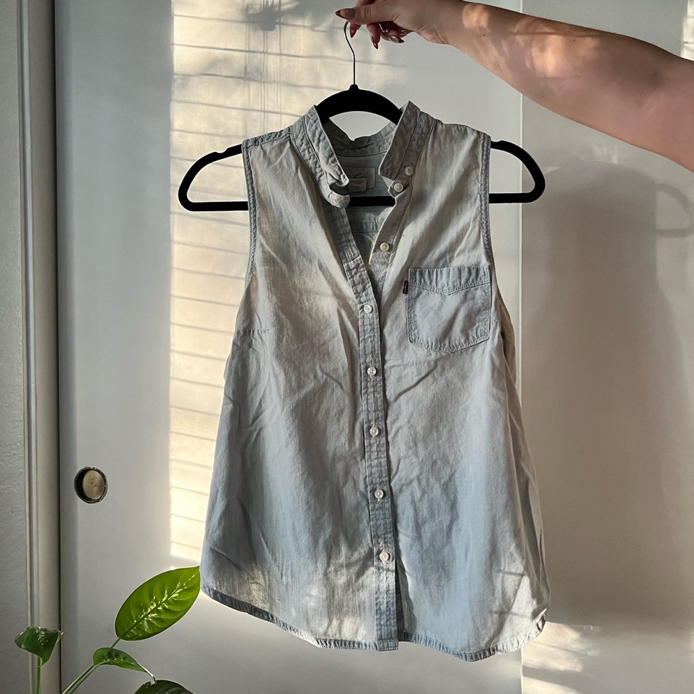 Levi’s jean button down top